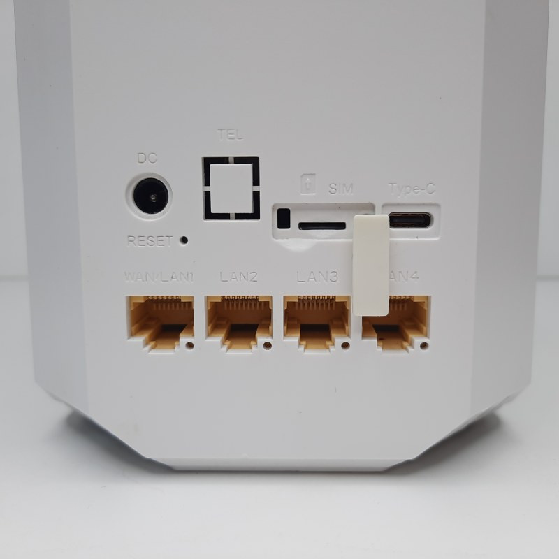 مودم 5G رومیزی ZLT X28 با پشتیبانی از همه سیم‌کارت‌های ایران، وای‌فای 6، سرعت دانلود 4 گیگابیت بر ثانیه، قابلیت تجمیع باند، پنل سوپر ادمین دائمی، اتصال USB Type-C و LAN