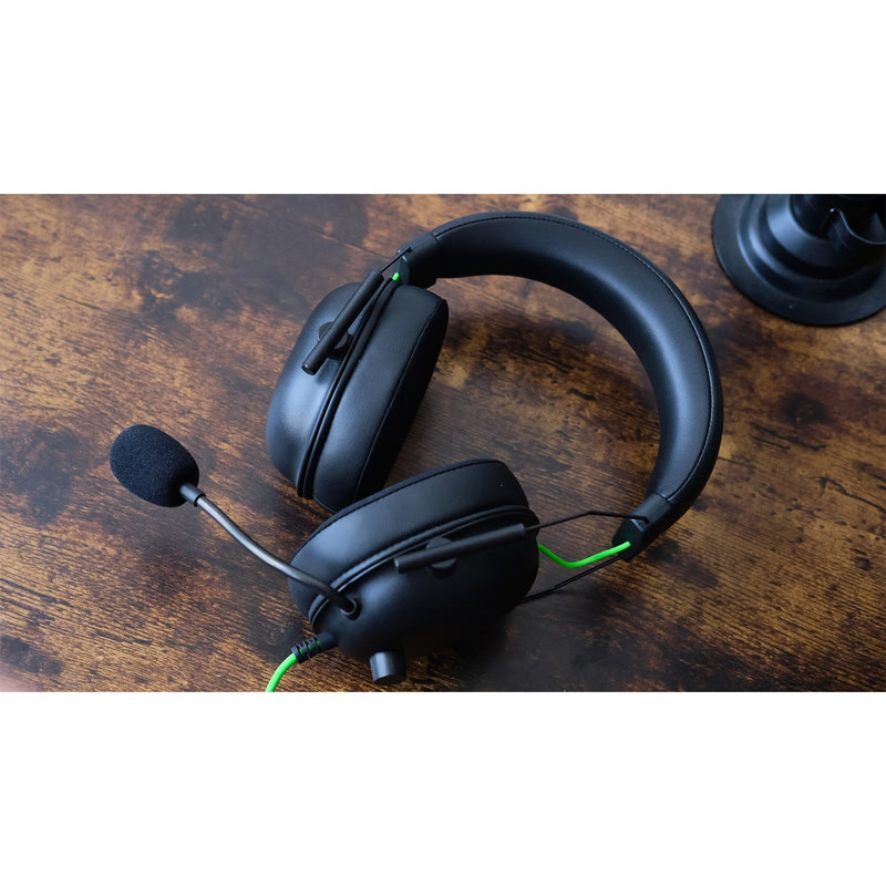 هدست گیمینگ ریزر مدل BlackShark V2 X با نویز کنسلینگ بدنه و نویز کنسلینگ میکروفون (ENC)، اتصال از طریق جک 3.5 میلی‌متری، دارای صدای فراگیر 7.1 کاناله، دارای تکنولوژی صدای 360 درجه